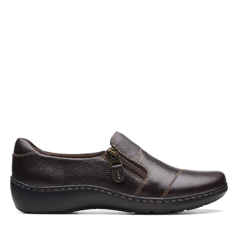 Women's Embroidered Floral Pattern Loafers in Beige for a Spring - Inspired Outfit Clarks Cora Harbor in Brown Leather Women's Embroidered Floral Pattern Loafers in Beige for a Spring - Inspired Outfit Clarks Cora Harbor in Brown Leather