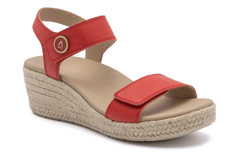 Women's Strappy Gladiator Sandals with Buckle Closures in Tan for a Boho LookRiviera Strap Sandal
