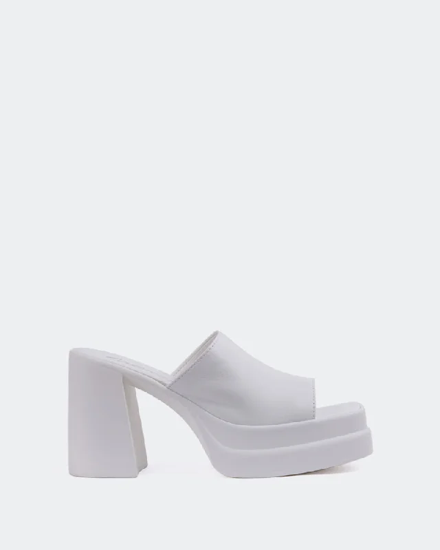 Shock - Absorbing Women's Sandals with a Soft Insole in Black for Active LifestylesAprilia White Leather