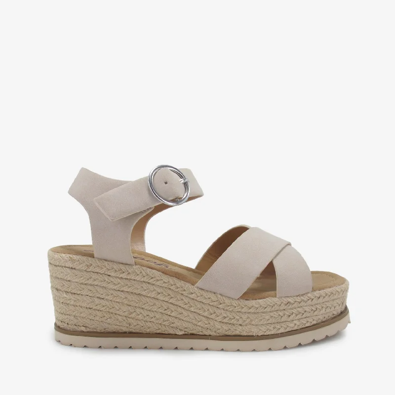 Women's Sandals with a Wedge Heel and a Tassel Detail in Orange for a Trendy LookCAMEO BEIGE