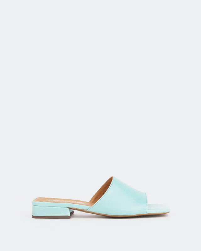 Lightweight Women's Mesh - Paneled Sandals in Yellow for BreathabilityCrew Blue Leather/Cuir Bleu