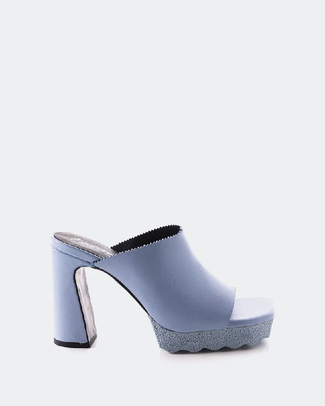 Women's Thong Sandals with a Beaded Design in Multicolor for a Beachy AestheticLibra Light Blue Leather