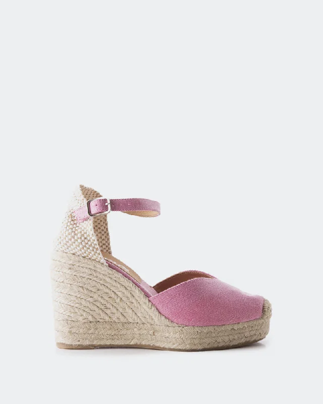 Women's Thong Sandals with a Beaded Design in Multicolor for a Beachy AestheticPetrolina Fuchsia Canvas
