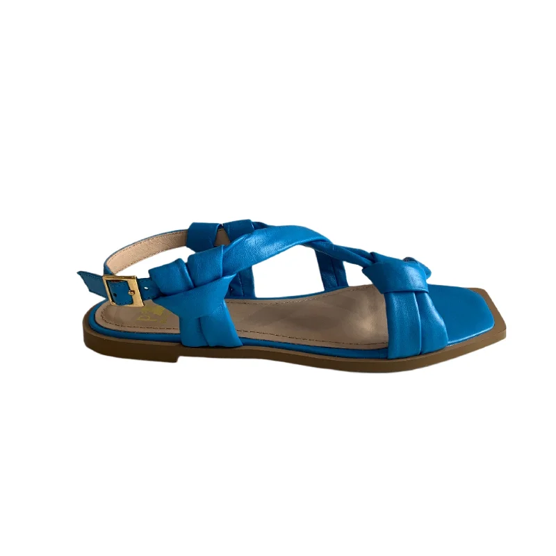 Child - Friendly Women's Sandals with a Secure Buckle in Purple for Moms on the GoPiazza Grande Athena Lazuli