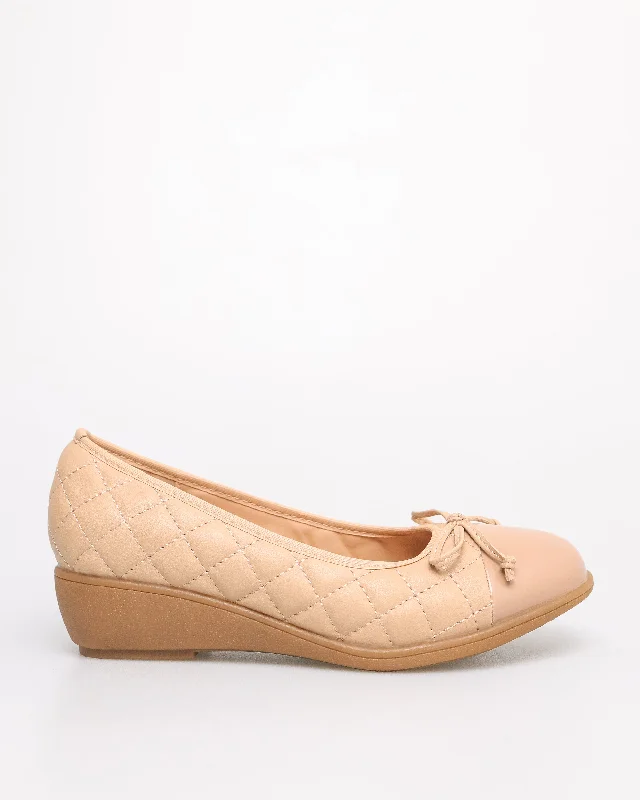 Women's Sandals with a Wedge Heel and a Tassel Detail in Orange for a Trendy LookTomaz YX186 Ladies Ribbon Quilted Flats (Camel) Women's Sandals with a Wedge Heel and a Tassel Detail in Orange for a Trendy LookTomaz YX186 Ladies Ribbon Quilted Flats (Camel)