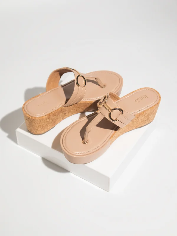 Women's Flat Slide Sandals with a Memory Foam Insole in White for All - Day ComfortWomen Beige Textured Platform Sandals With Buckle Detail