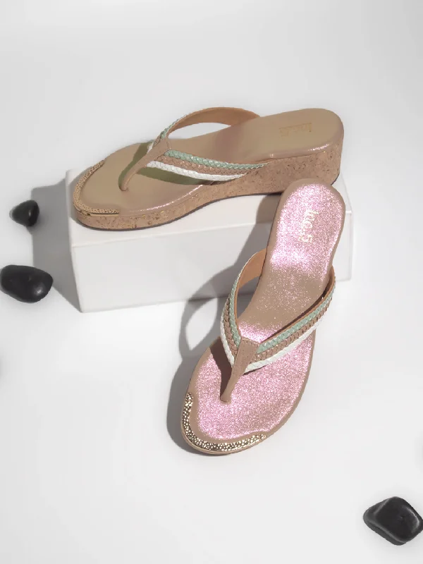 Women's Sandals with a Wedge Heel and a Tassel Detail in Orange for a Trendy LookWomen Gold Textured Wedge Sandals