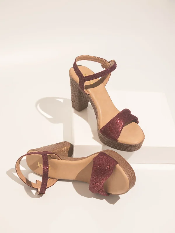 Women's Sandals with a Floral - Printed Upper in Pink for a Feminine Spring LookWomen Maroon Solid Platform Sandals