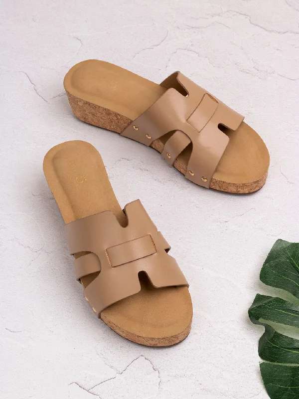 Elastic - Strap Women's Sandals with a Padded Toe in Teal for Easy On - and - OffWomens Beige Solid Round Toe Casual Wedge Heel Sandals