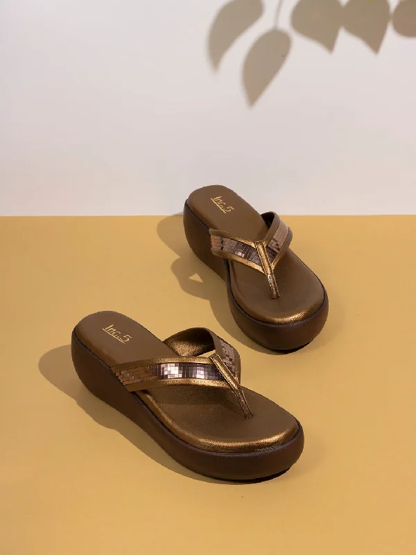 Shock - Absorbing Women's Sandals with a Soft Insole in Black for Active LifestylesWomens Golden Solid V Strap Casual Wedge Heel Sandals