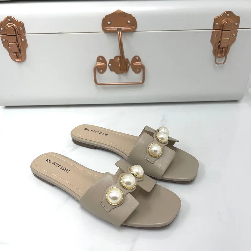 Women's Strappy Gladiator Sandals with Buckle Closures in Tan for a Boho Look Women's Strappy Gladiator Sandals with Buckle Closures in Tan for a Boho Look Women's Strappy Gladiator Sandals with Buckle Closures in Tan for a Boho LookDUBAI - Khaki with Gold & Pearl Detail Flat Sandals Women's Strappy Gladiator Sandals with Buckle Closures in Tan for a Boho Look Women's Strappy Gladiator Sandals with Buckle Closures in Tan for a Boho Look Women's Strappy Gladiator Sandals with Buckle Closures in Tan for a Boho LookDUBAI - Khaki with Gold & Pearl Detail Flat Sandals