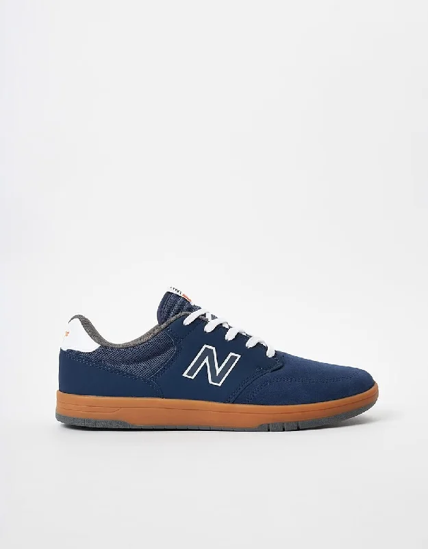 Women's Skateboarding Shoes with Customizable Laces in Sky Blue for PersonalizationNew Balance Numeric 425 Skate Shoes - Navy/Gum