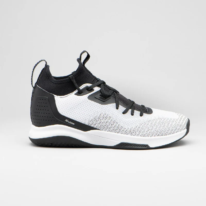 Women's basketball shoes with a shock - dispersion systemWomen's Basketball Shoes Fast 500 - White/Black Women's basketball shoes with a shock - dispersion systemWomen's Basketball Shoes Fast 500 - White/Black