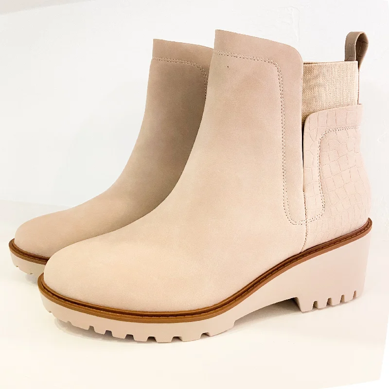 women's ankle bootiesBates Lug Booties