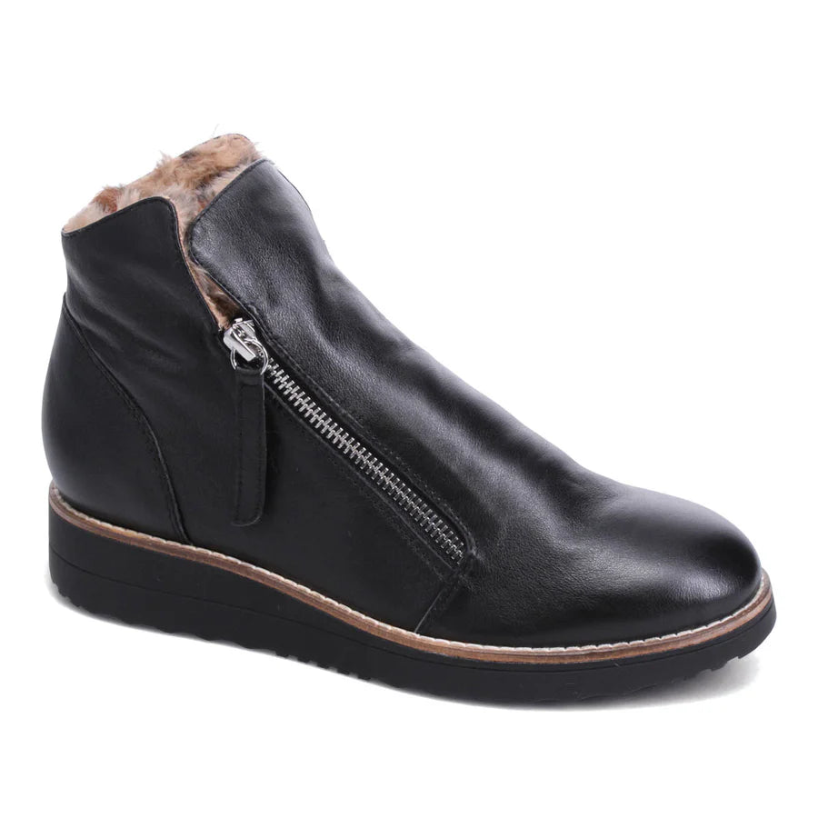 women's ankle boots for petite womenDjango & Juliette OHMY Ankle Boot in Black