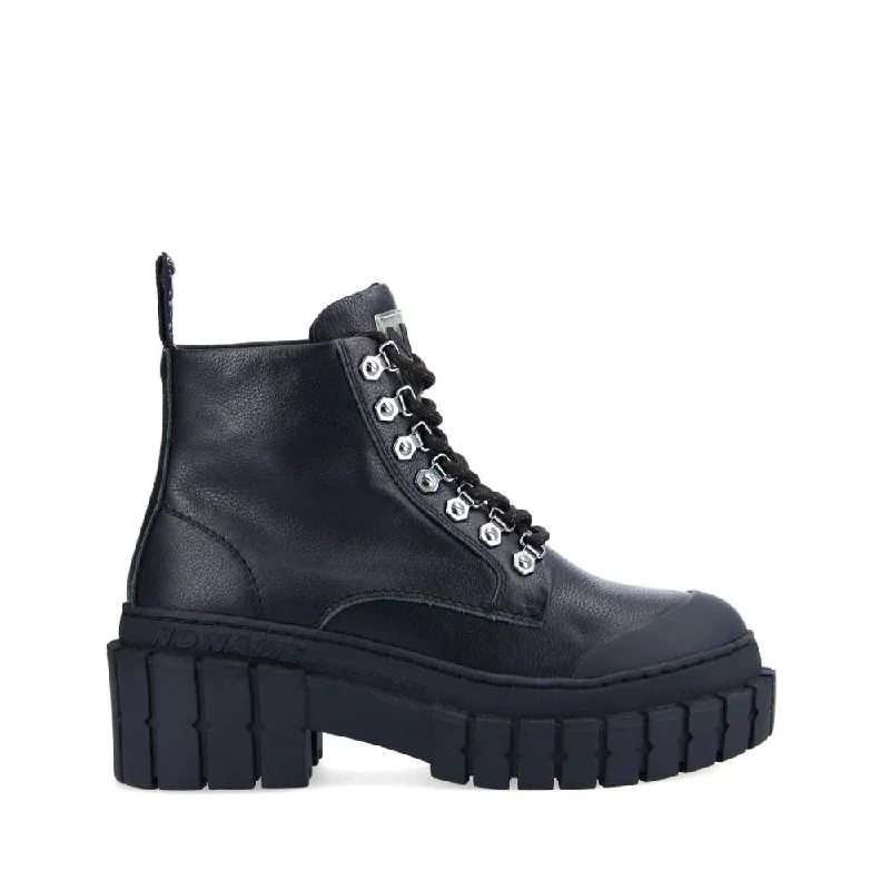 women's ankle boots with floral designKross Low Nappa Grain Black Boots