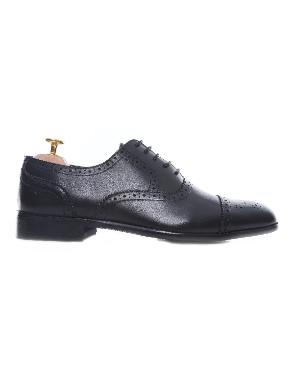 Women's wedge - heel fashion & dress shoes with a woven upper for a beach - to - dinner styleOxford Cap Toe - Black Semi Brogue Lace Up Women's wedge - heel fashion & dress shoes with a woven upper for a beach - to - dinner styleOxford Cap Toe - Black Semi Brogue Lace Up